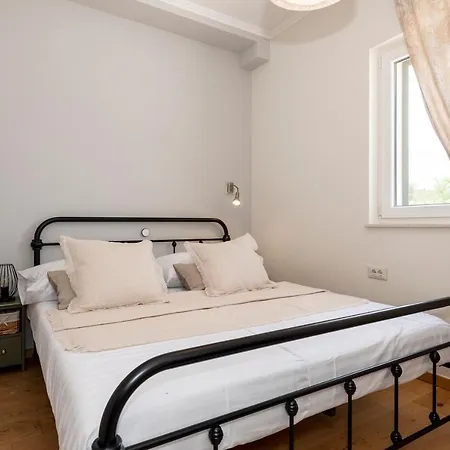 Niente Da Fare וילה שיבניק